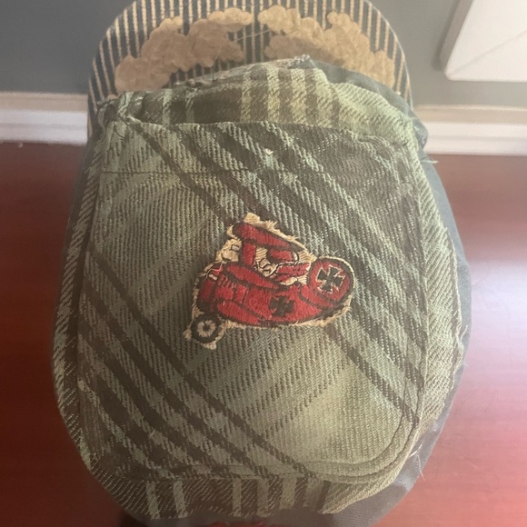 Custom hat - Picture 3 of 6